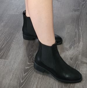 Leather Chelsea boots
